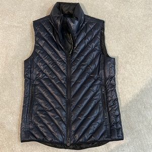 Rag & Bone Navy Blue Womans puffer vest